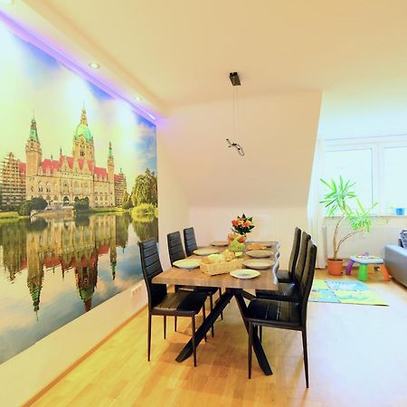 Happybnb - Stilvolles, Naturgelegenes Apartment Mit Blick Auf Den Mittellandkanal Und Die Wasserstadt Hannover - Kamin, Parken Und Spielplatz Exterior photo